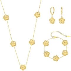 A luxurious 4 pcs set of middle eastern inspired exquisite