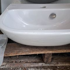 2 Wash hand basins