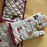 New Set of Oven Gloves Image 4