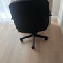 Black office chair Image 3