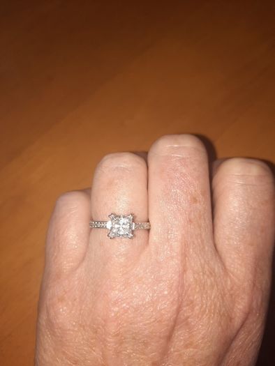 18 C White gold CZ Dress Ring