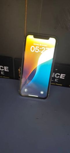 I Phone XR