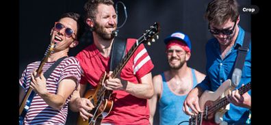 4 x Vulfpeck standing