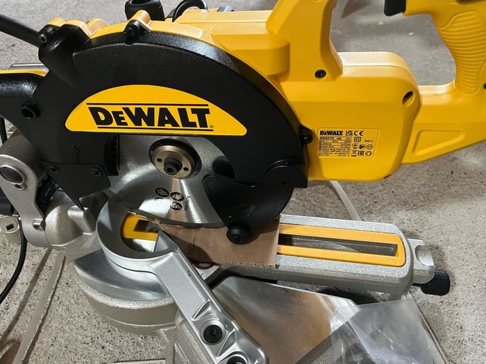 dewalt saw