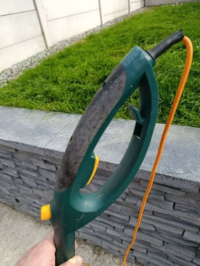 Garden edge trimmer