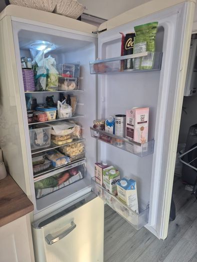 ElectriQ Retro Cream Fridge Freezer