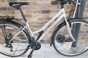 ladies city bike( can deliver)