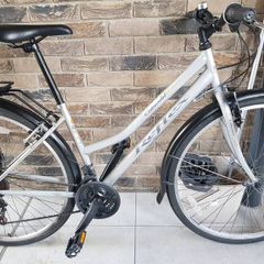 ladies city bike( can deliver)