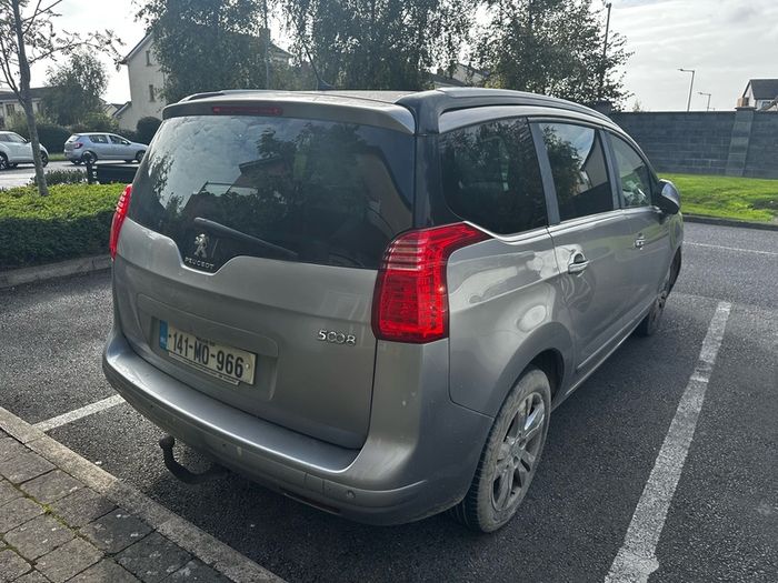 2014 Peugeot 5008