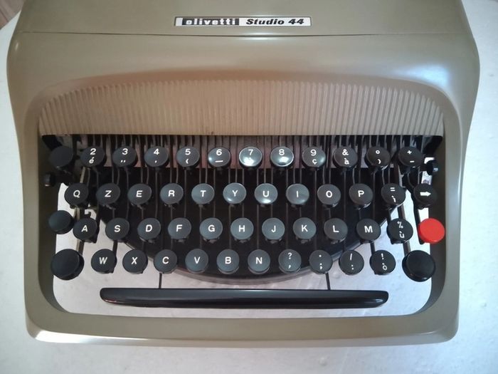 Olivetti Studio 44 Typewriter
