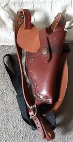 leather shoulder holder