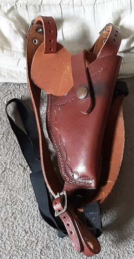 leather shoulder holder