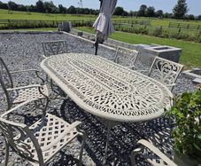 outdoor dining table