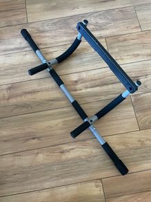 Pull up bar