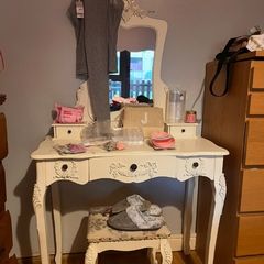 dressing table