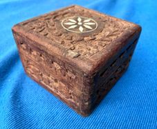 Vintage inlaid jewellery box