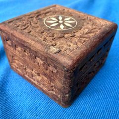 Vintage inlaid jewellery box