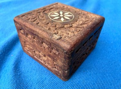 Vintage inlaid jewellery box