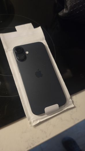 iPhone 16 Plus, 128GB. Black