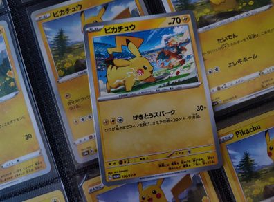 Pikachu ! Scarlet & Violet Promo ! 2023 ! Japanese Pokemon Card !