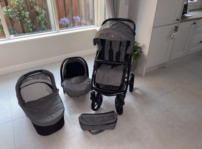 Venicci Travel System