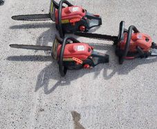 3 chainsaws