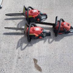 3 chainsaws