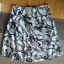 Skirt in white with black floral pattern Image 3