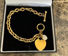 Gold tone bracelet