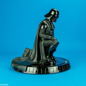 Kneeling Vader Gentle Giant Statue