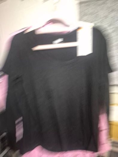 Tops size xl. All brand new some without tag. E2 each pr can do bundle on all