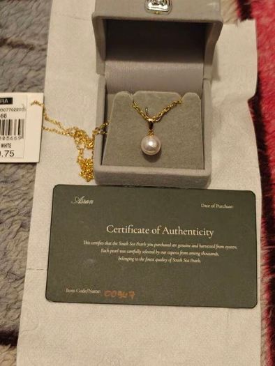 Genuine White South Sea Pearl Pendant boxed with Certificate