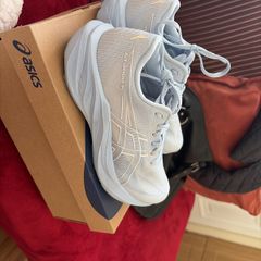 Asics GT 2000 15 size 4.5