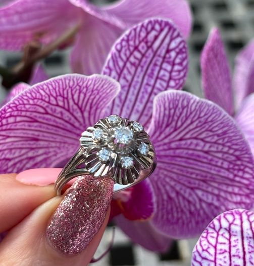 Antique Art Deco 18ct Gold and  Diamond Daisy Ring
