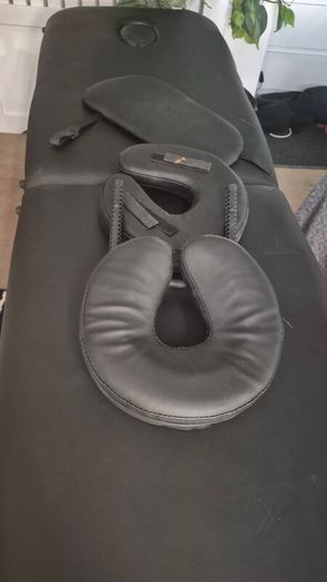 massage table