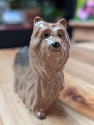 Beswic Yorkshire terrier porcelain figurine
