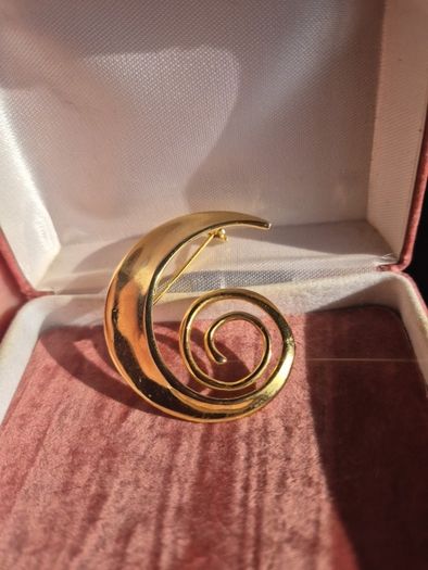 Vintage Irish Brooch