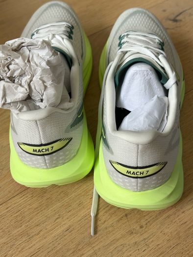 Hoka Mach 7 - Size 9 - brand new