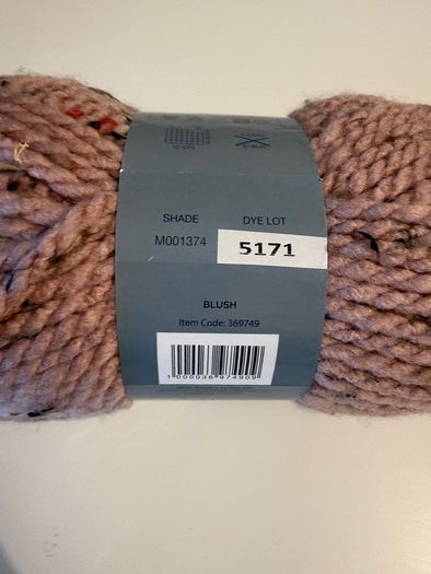5 balls of blush pink yarn wool