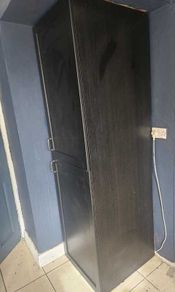 Kitchen fridge freezer unit