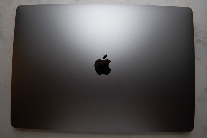 Apple MacBook Pro 16 inch - 16GB Ram, Intel i7 - 500GB SSD - Space Grey - 2019