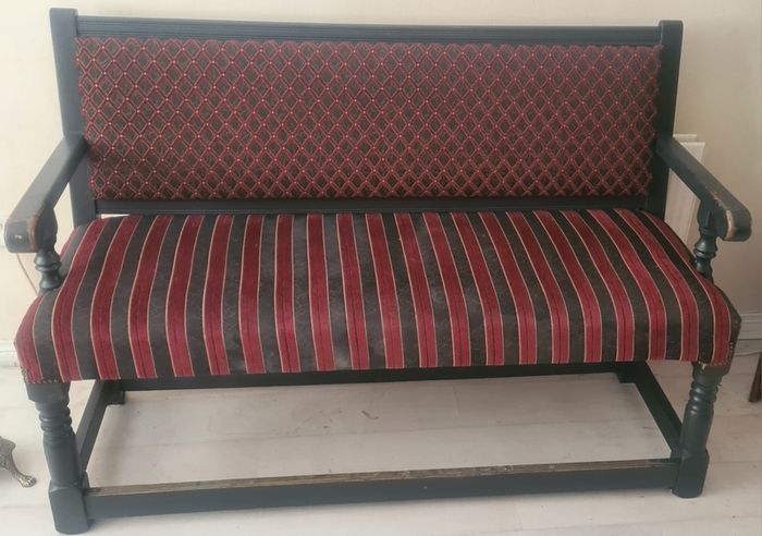 Pub Bench