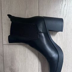 boots brand new Anna Field