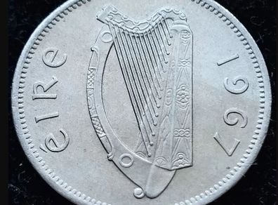 [#121] - Ireland 1967 | Irish 6p | Six Pence | Wolfhound | KM.13a | UNC