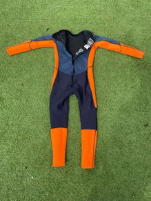 wet suit kids size age 11-12 never worn