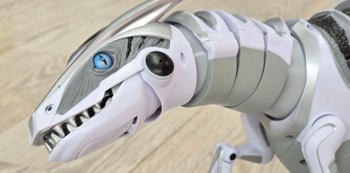 Roboraptor Dinosaur with remote control