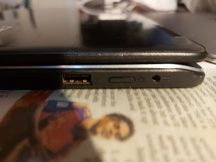 Acer Aspire R14, in excellent cosmetic condition, for parts or repair, No SSD or RAM, everything else is good