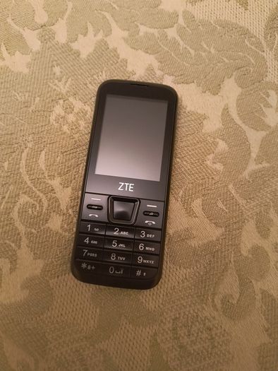 ZTE F320 Mobile Phone