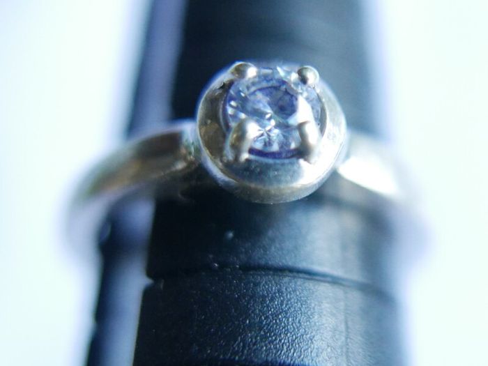 Vintage 9ct White Gold 375 & Blue Sapphire Stacker Ring 2,78g size N