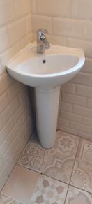 corner washbasin